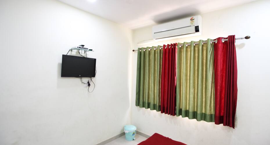Hotel Royal Apple, Ahmedabad 4